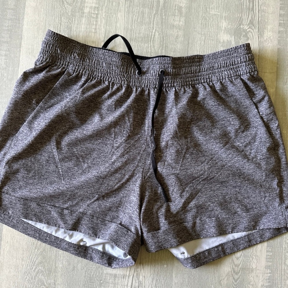 Lululemon Athletica On the Fly Shorts